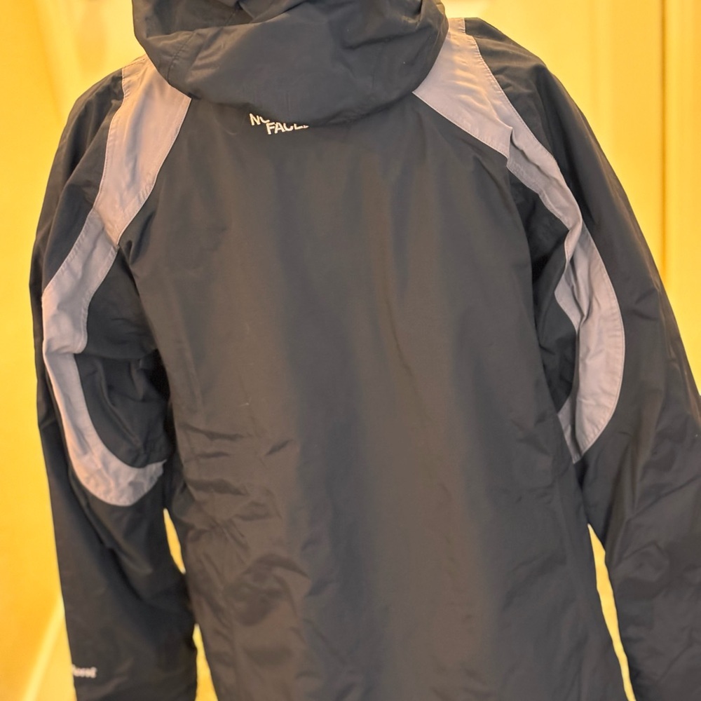 The North Face Women’s Black Jacket- Size L 🌼🌼🌼🌼🌼 - Picture 14 of 16